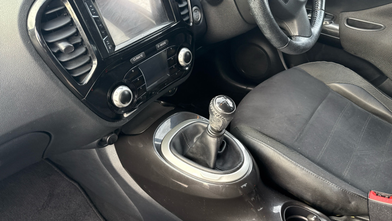 Nissan Juke 1.5 dCi N-Connecta 5dr Diesel Hatchback